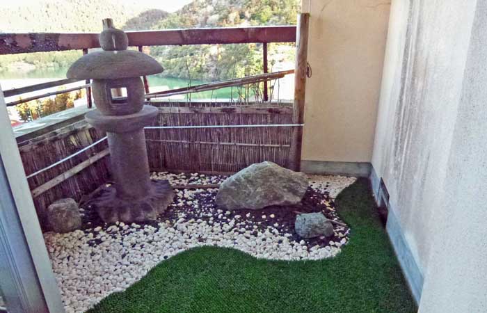 �~�j���{�뉀